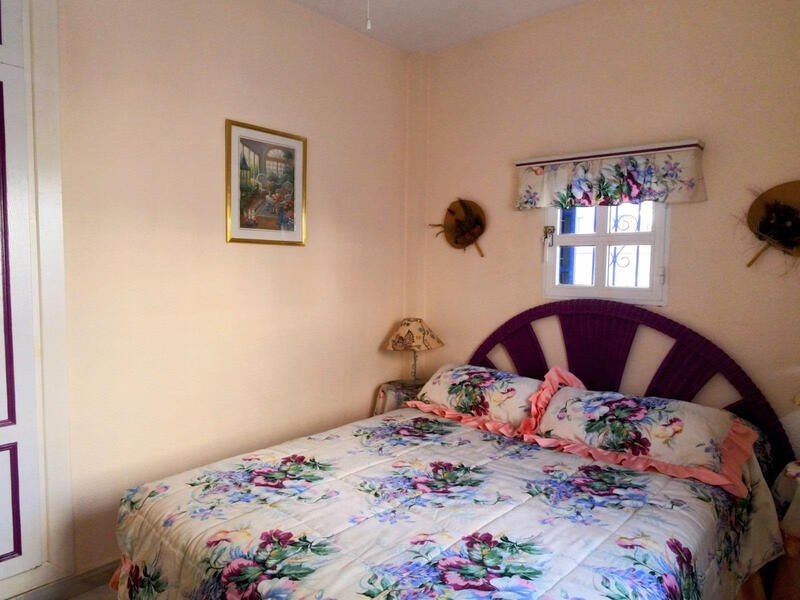 2 bedroom Townhouse for sale