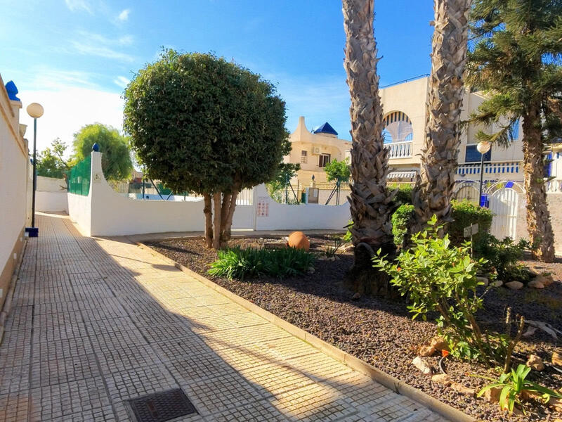 2 bedroom Townhouse for sale