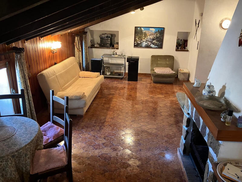 6 Schlafzimmer Stadthaus zu verkaufen