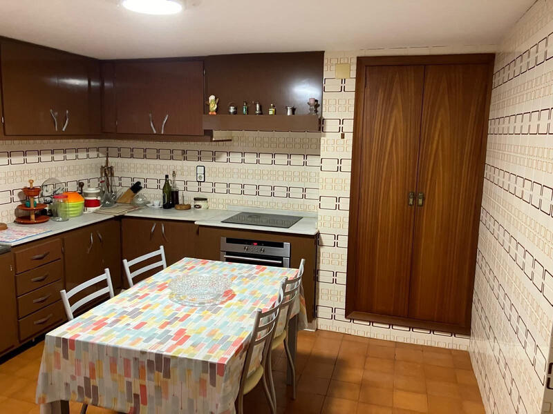 6 Schlafzimmer Stadthaus zu verkaufen
