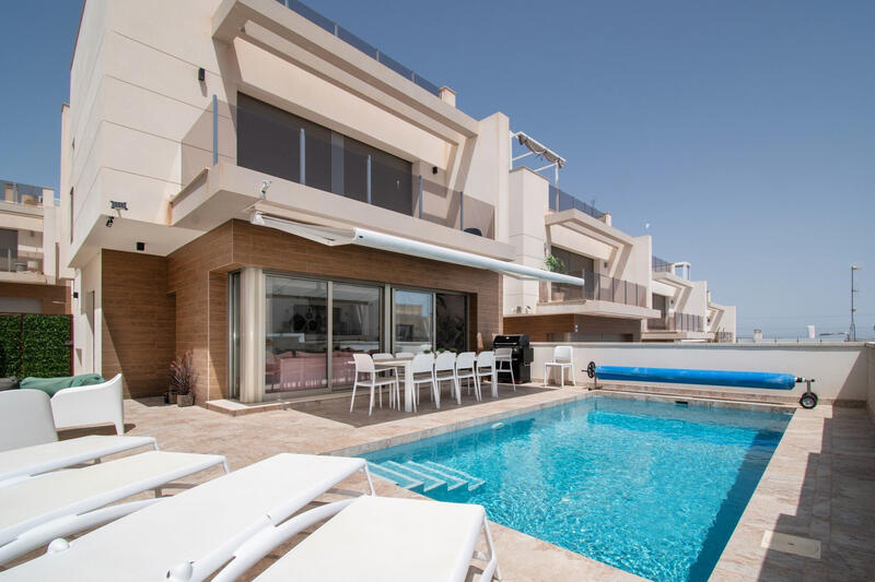 Villa zu verkaufen in Orihuela Costa, Alicante