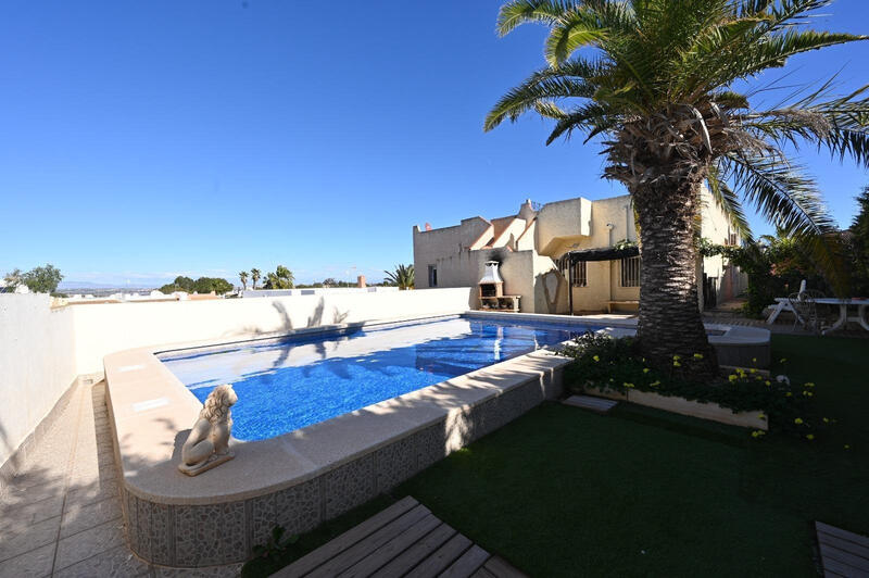 Rekkehus til salgs i Torrevieja, Alicante