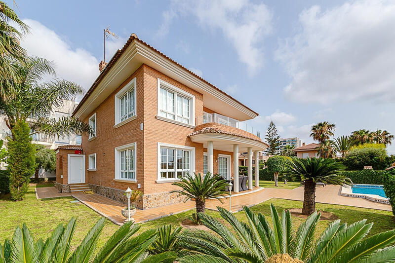5 bedroom Villa for sale