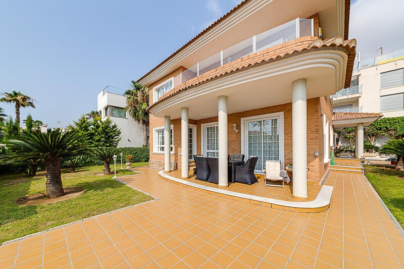 5 bedroom Villa for sale