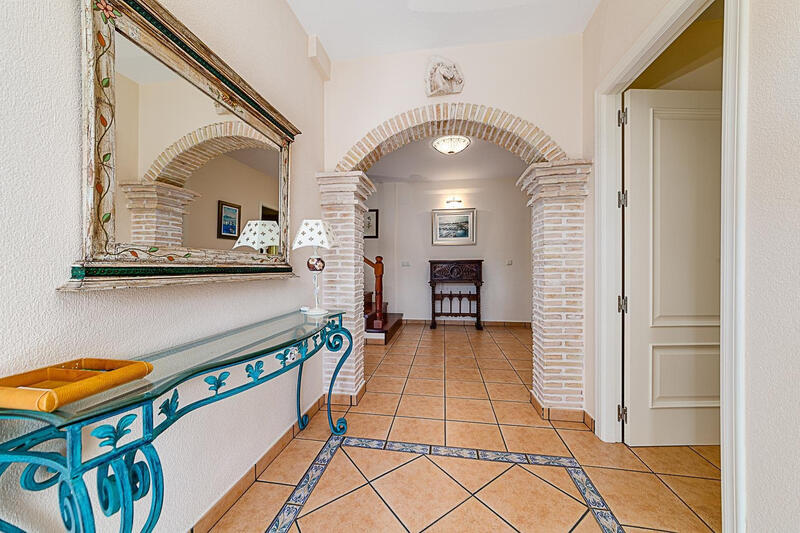 5 bedroom Villa for sale