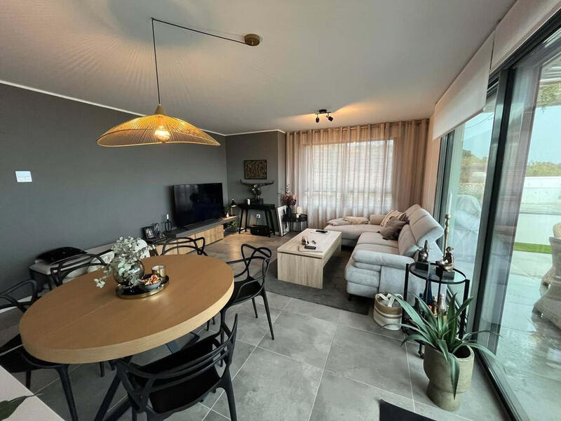 3 bedroom Apartment for sale