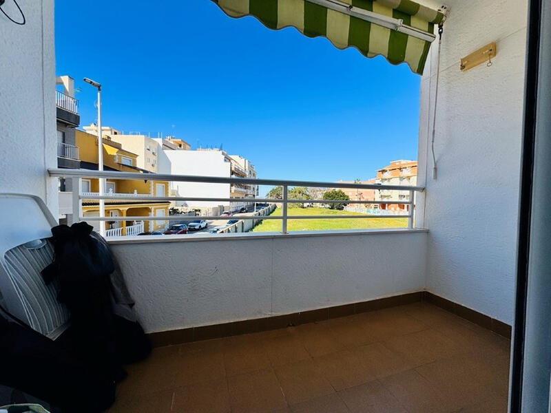 Apartamento en venta en La Mata, Alicante