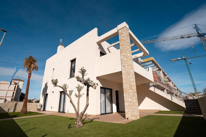Villa till salu i Pilar de la Horadada, Alicante
