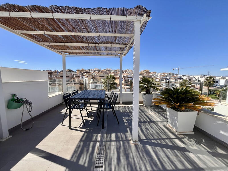 3 bedroom Townhouse for sale