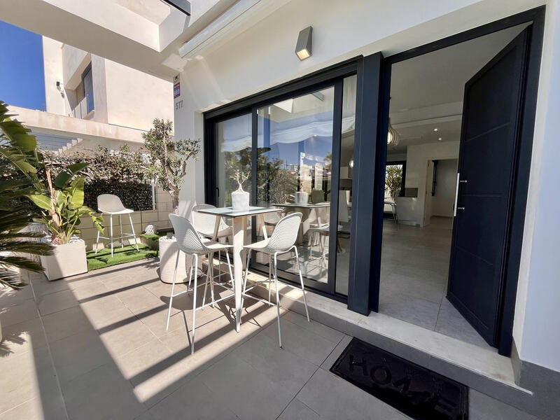 3 bedroom Townhouse for sale