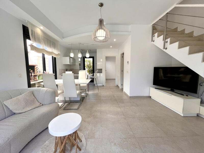 3 bedroom Townhouse for sale