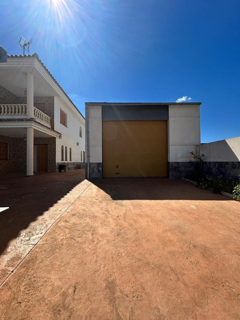 4 bedroom Villa for sale