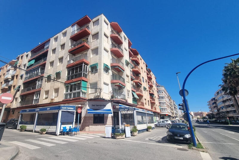 квартира продается в Torrevieja, Alicante