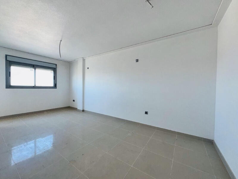 3 bedroom Apartment for sale