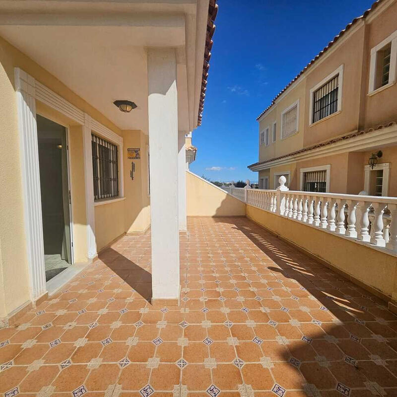 Villa till salu i Guardamar del Segura, Alicante