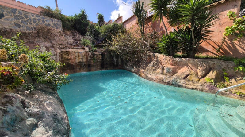 Villa en venta en Torrevieja, Alicante