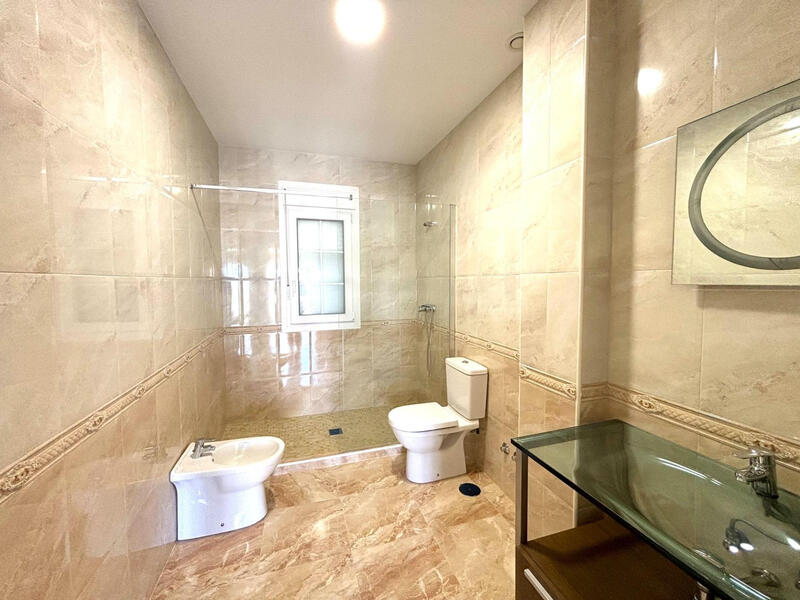 4 Cuarto Villa en venta
