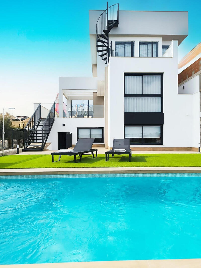 Villa Te koop in Algorfa, Alicante