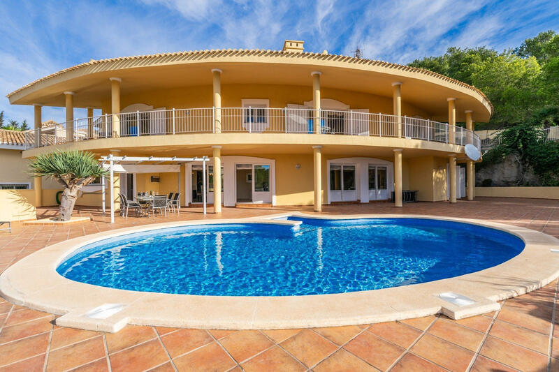 Villa for sale in Torrevieja, Alicante