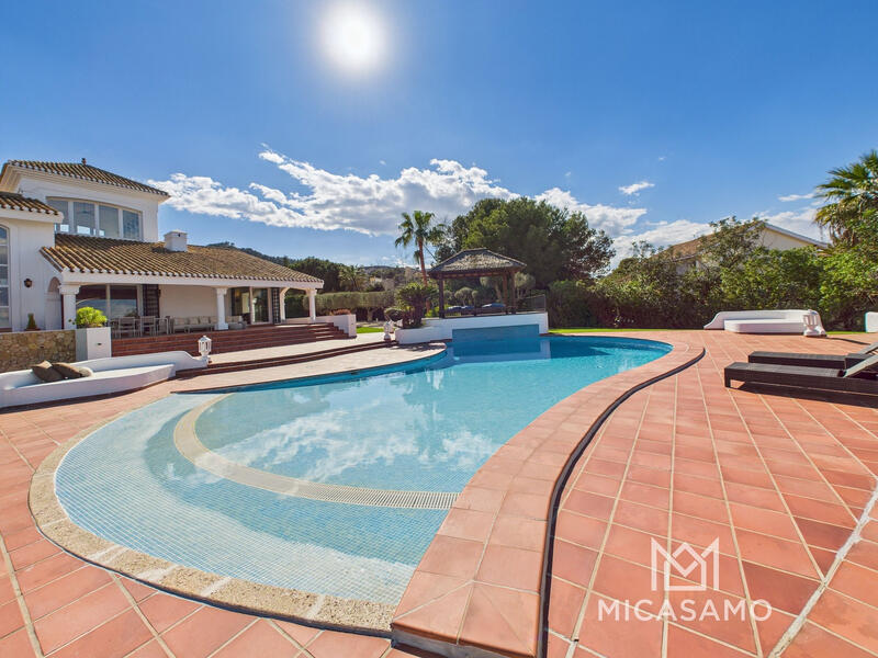 Villa for sale in Torrevieja, Alicante