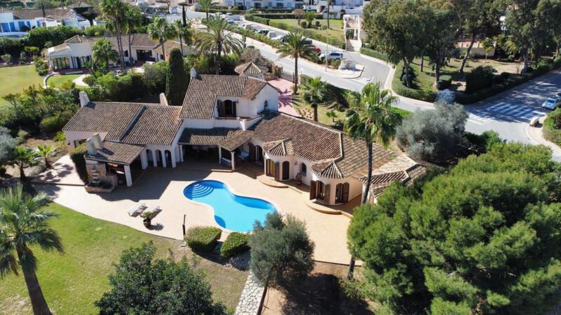Villa for sale in Torrevieja, Alicante