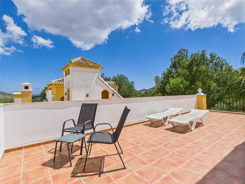 2 bedroom Townhouse for sale