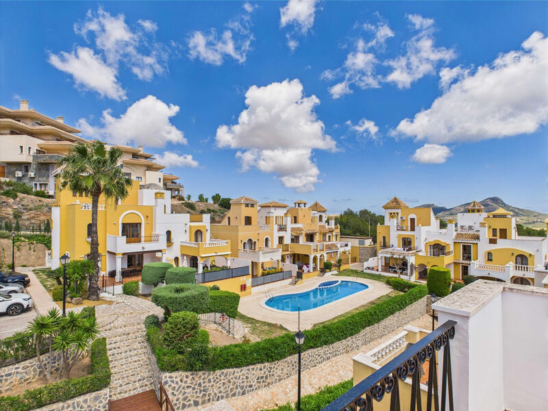 2 bedroom Townhouse for sale