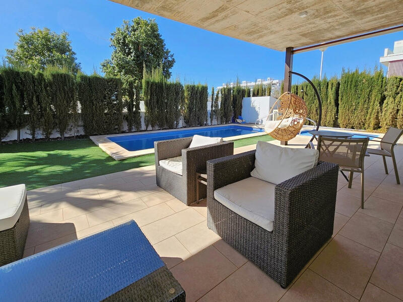 Villa for sale in Torrevieja, Alicante