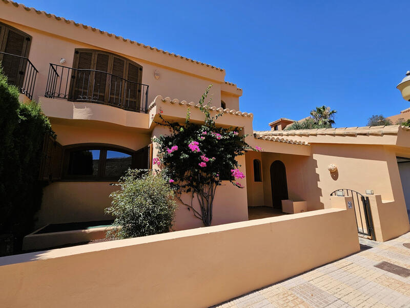 3 bedroom Villa for sale