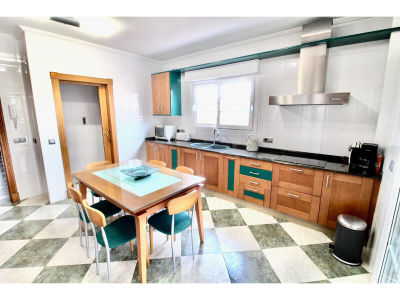 4 bedroom Villa for sale