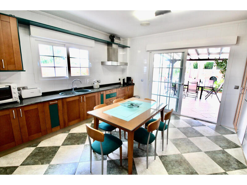 4 bedroom Villa for sale