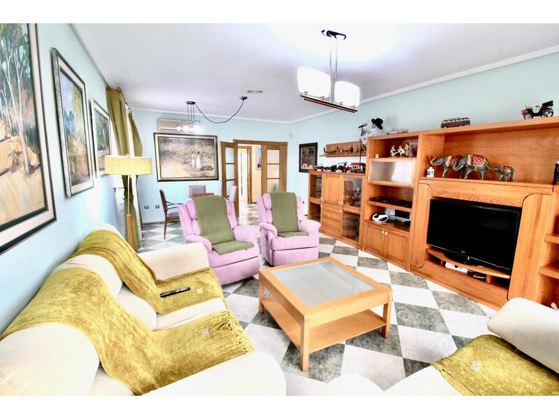 4 bedroom Villa for sale