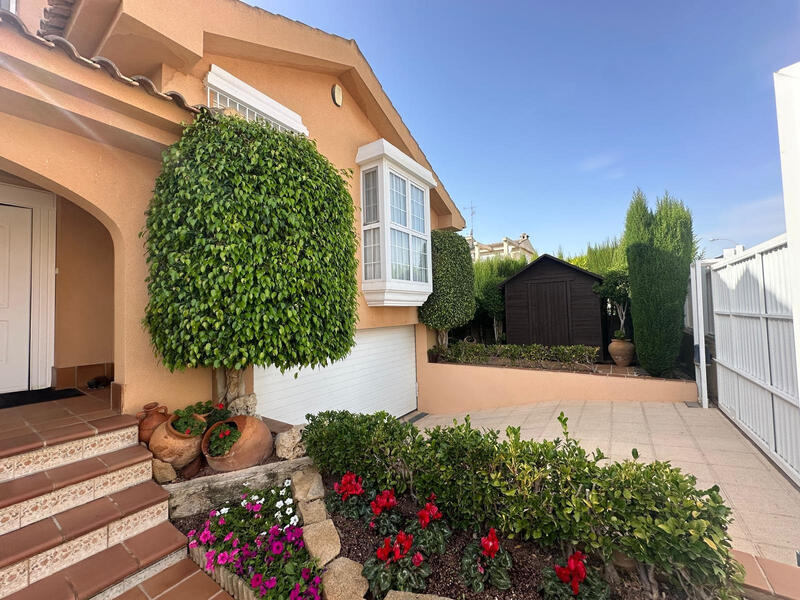 4 bedroom Villa for sale