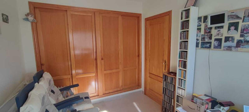 4 Schlafzimmer Stadthaus zu verkaufen