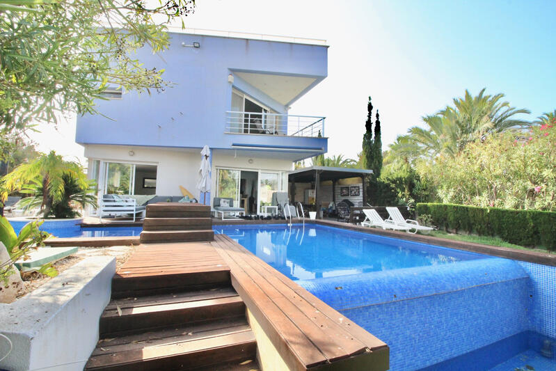 Villa for sale in Torrevieja, Alicante