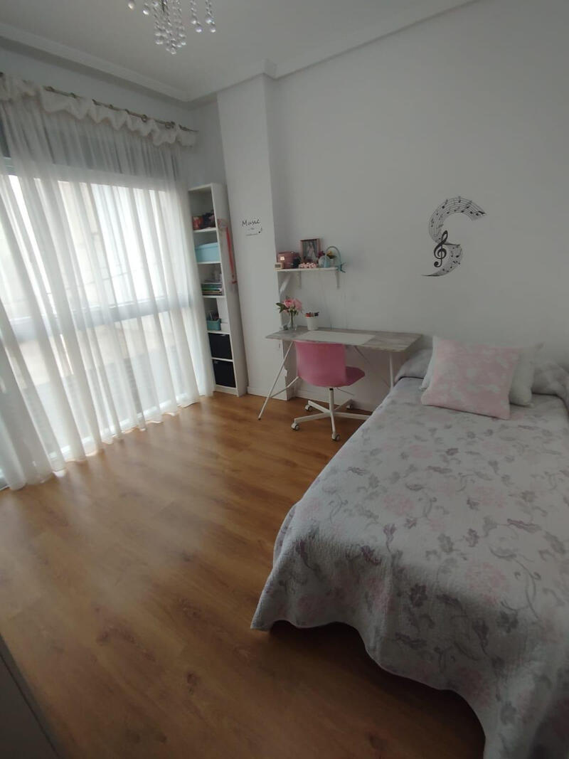 4 slaapkamer Appartement Te koop