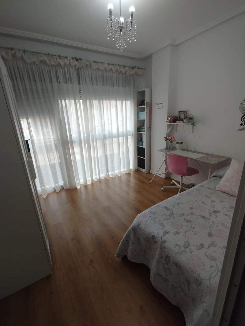 4 slaapkamer Appartement Te koop