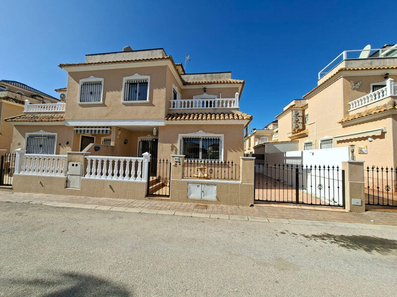 3 спальная комната дуплекс продается