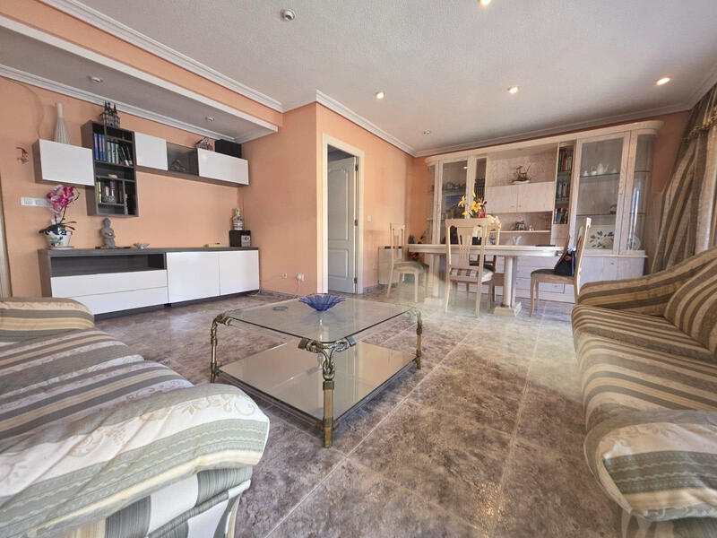 3 bedroom Apartment for sale