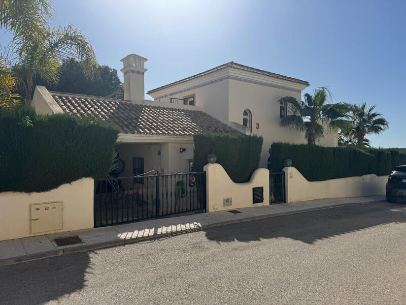 Villa Te koop in Orihuela Costa, Alicante