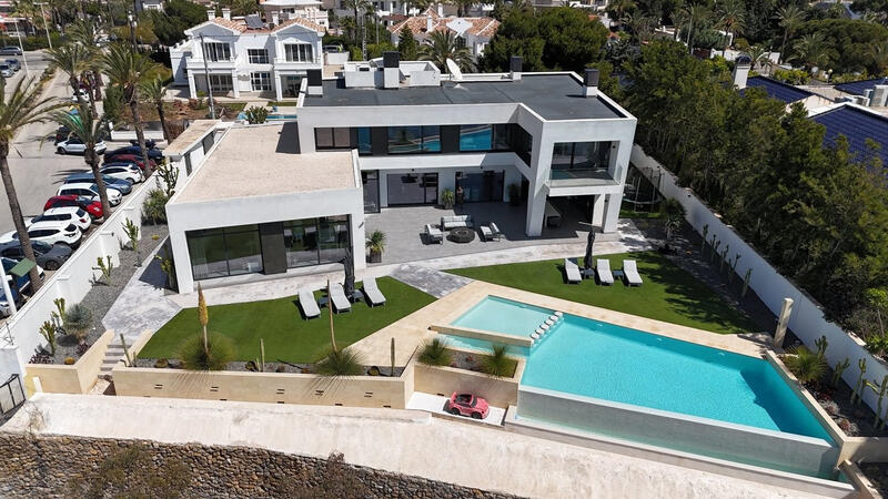 4 bedroom Villa for sale