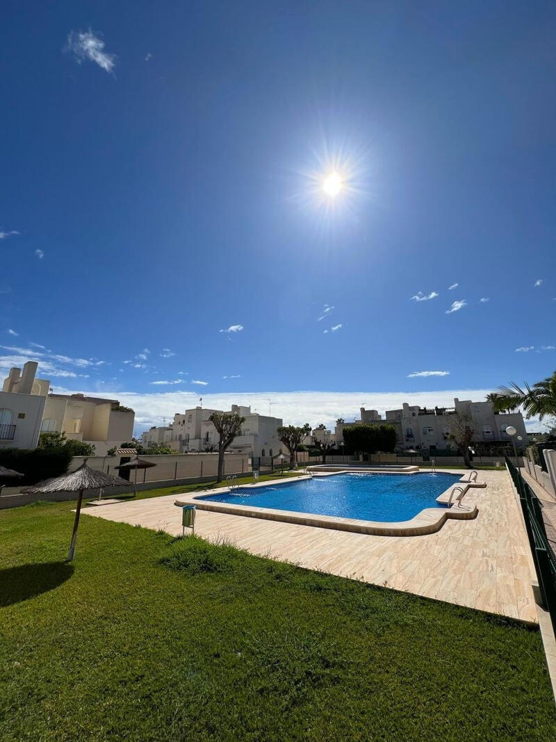 Stadthaus zu verkaufen in Torrevieja, Alicante