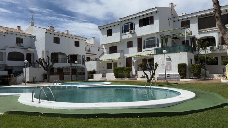 Villa til salgs i Orihuela Costa, Alicante