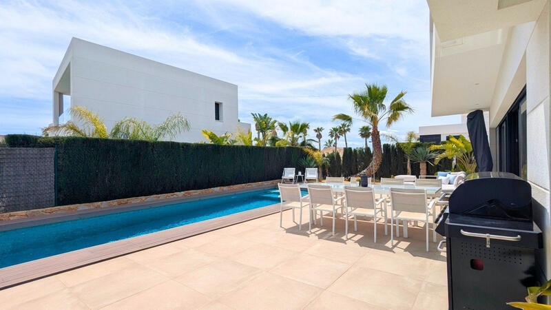 3 bedroom Villa for sale