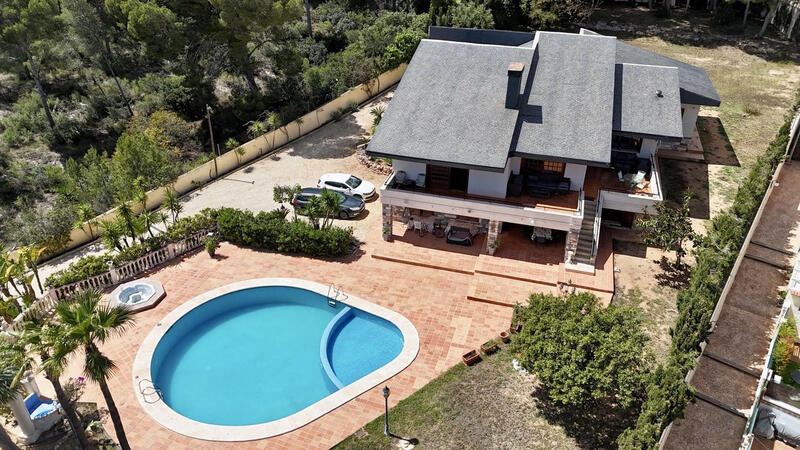 Villa til salg i La Nucia, Alicante