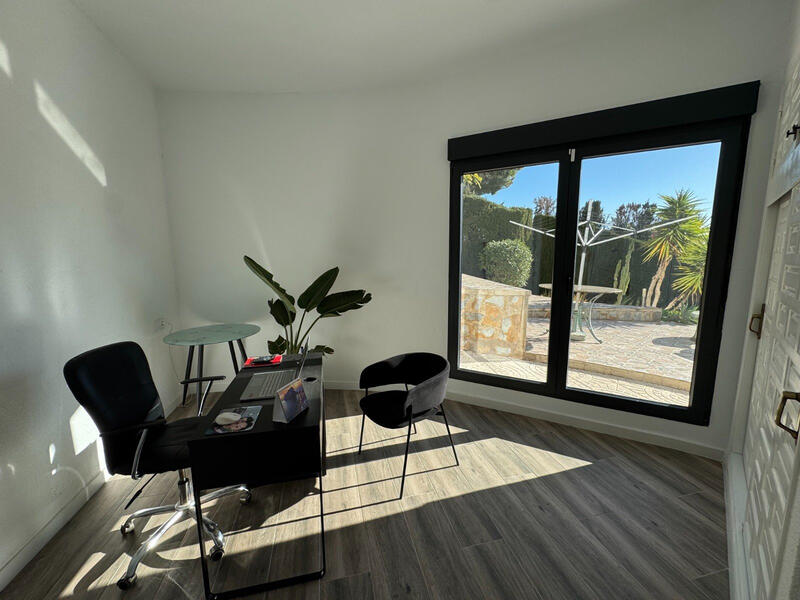 5 bedroom Villa for sale