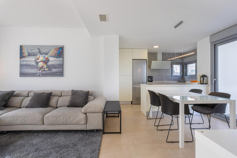 3 bedroom Apartment for sale