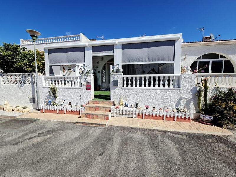 Villa Te koop in Torrevieja, Alicante
