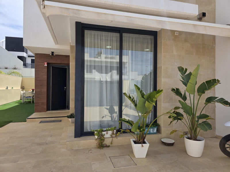 3 Cuarto Villa en venta