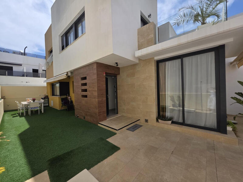 3 Cuarto Villa en venta